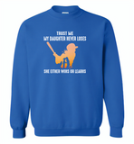 Trust me my daughter never loses she either wins or learns soffball mom mother's day gift - Gildan Crewneck Sweatshirt